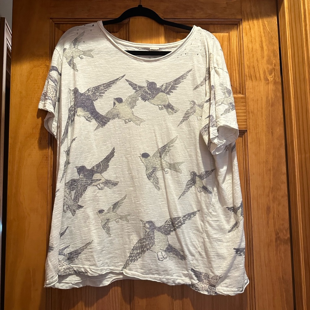 Magnolia Pearl Cream Bird Print Short Sleeve Tee